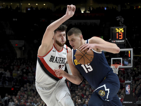 Jusuf Nurkić doživeo je težak prelom noge zbog kojeg će dugo odsustvovati sa terena