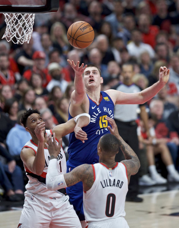 Nikola Jokić na meču Portland - Denver