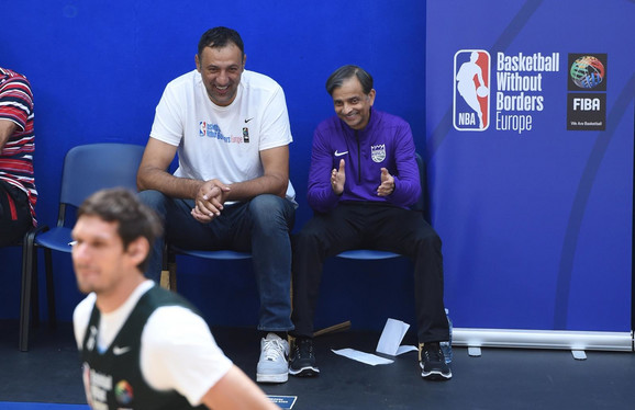 Vlade Divac i gazda Kingsa Vivek Ranadive